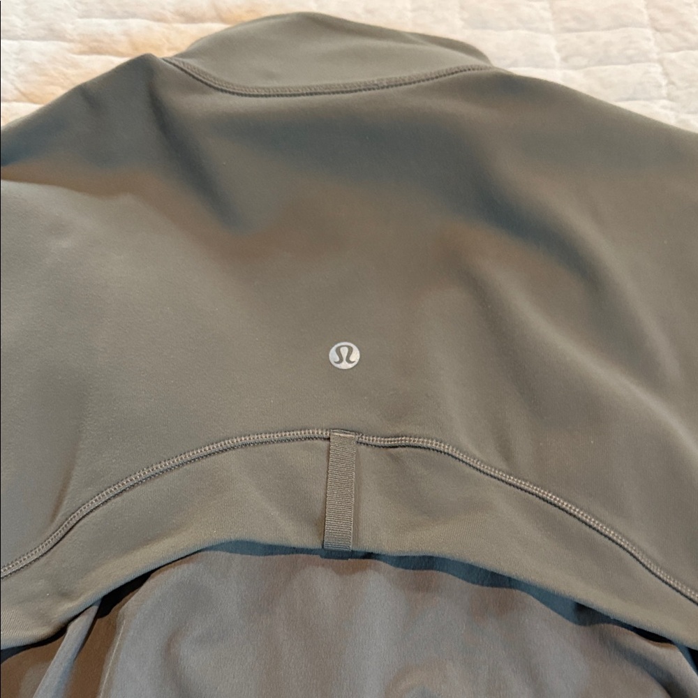 lululemon athletica Defined Relaxed-Fit Full-Zip Jacket - Picture 4 of 5